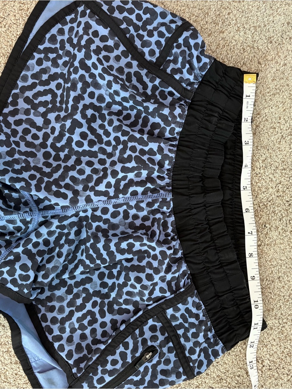 lululemon Tracker Shorts Blue Black Leopard Print Running Size 4